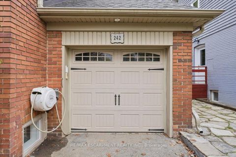 Photo 2 at 242 The Kingsway, Humber Valley, Toronto