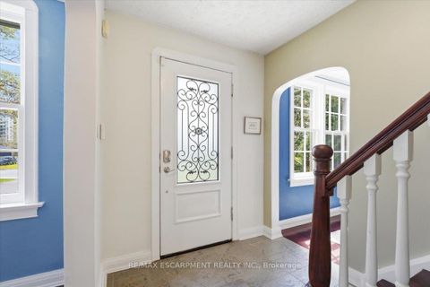 Photo 5 at 242 The Kingsway, Humber Valley, Toronto