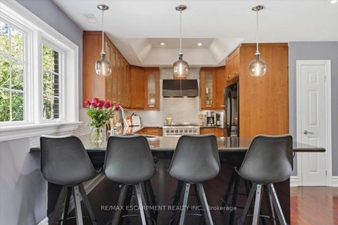 Photo 11 at 242 The Kingsway, Humber Valley, Toronto