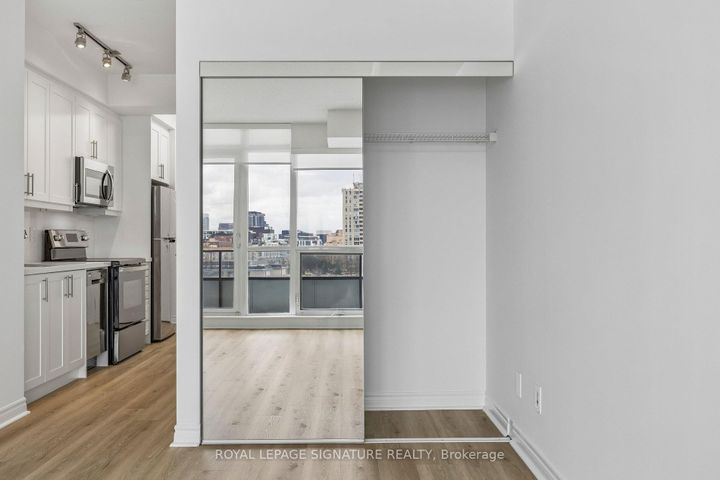 Photo 9 at 203 - 2885 Bayview Avenue, Bayview Village, Toronto