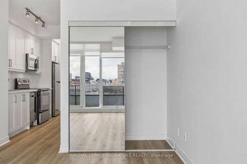 Photo 9 at 203 - 2885 Bayview Avenue, Bayview Village, Toronto