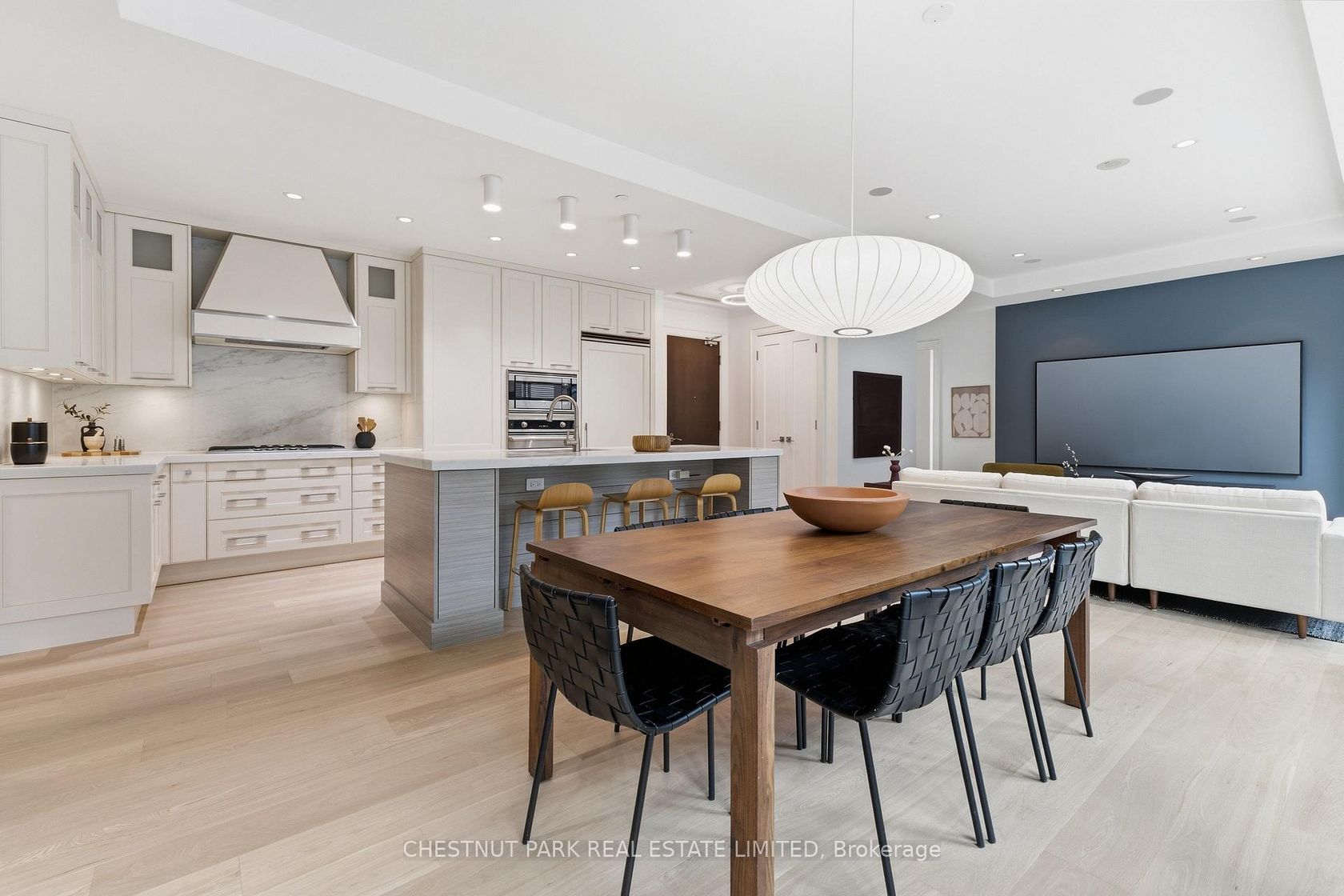 1002 - 77 Charles Street W, Bay Street Corridor, Toronto 