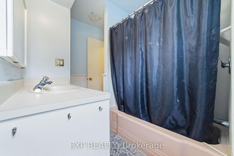 Photo 13 at 42 Clissold Road N, City Centre West, Toronto