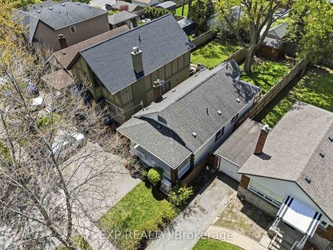 Photo 34 at 42 Clissold Road N, City Centre West, Toronto