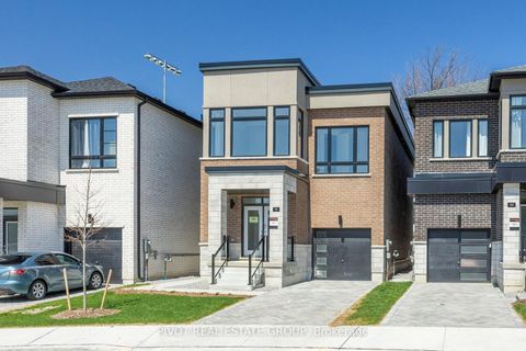 Photo 2 at 91 Danielle Moore Circle, Bendale, Toronto
