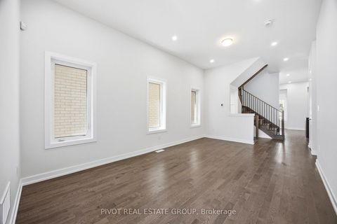 Photo 5 at 91 Danielle Moore Circle, Bendale, Toronto