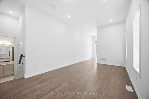 Photo 6 at 91 Danielle Moore Circle, Bendale, Toronto