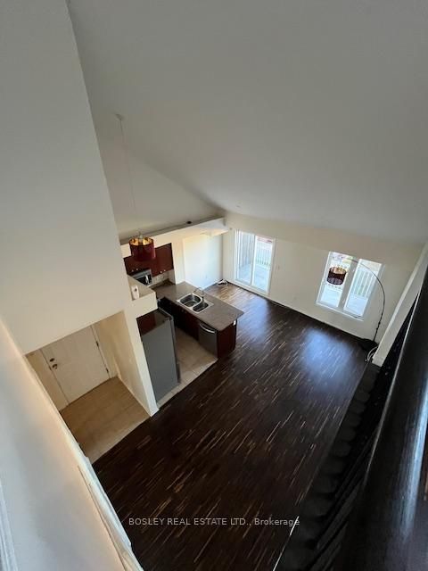 Photo 3 at 11 - 647 C Warden Avenue, Birchmount, Toronto