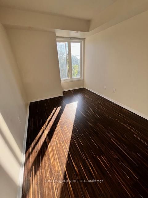 Photo 8 at 11 - 647 C Warden Avenue, Birchmount, Toronto