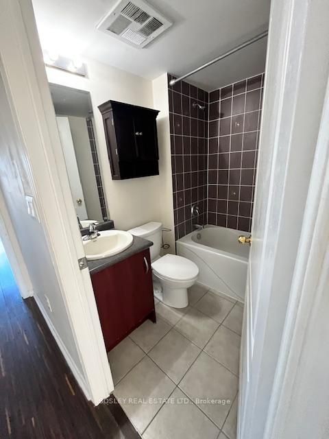Photo 10 at 11 - 647 C Warden Avenue, Birchmount, Toronto
