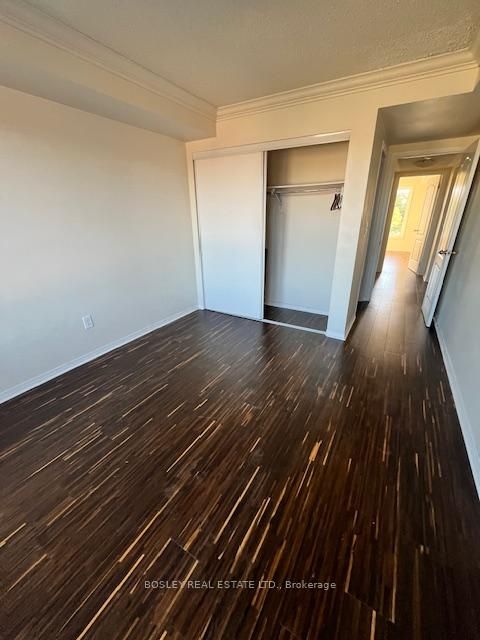 Photo 12 at 11 - 647 C Warden Avenue, Birchmount, Toronto