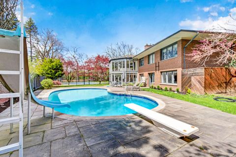 Photo 2 at 5 Purling Place, Don Mills, Toronto