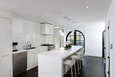 Photo 2 at 42 Rowanwood Avenue, Moore Park, Toronto
