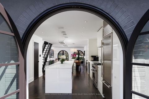 Photo 5 at 42 Rowanwood Avenue, Moore Park, Toronto