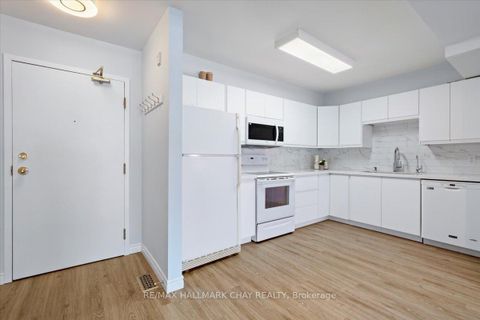 Photo 4 at 201 - 120 Bell Farm Road, Alliance, Barrie