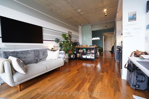 Photo 2 at 423 - 32 Trolley Crescent, Moss Park, Toronto