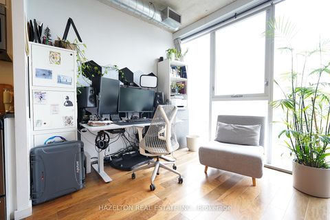 Photo 4 at 423 - 32 Trolley Crescent, Moss Park, Toronto