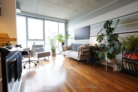Photo 8 at 423 - 32 Trolley Crescent, Moss Park, Toronto