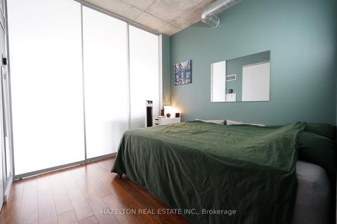 Photo 10 at 423 - 32 Trolley Crescent, Moss Park, Toronto