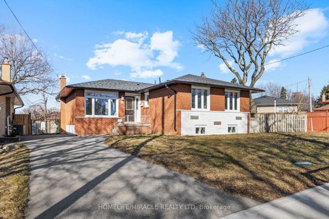 Photo 1 at 46 Flintwick Drive, Bendale, Toronto