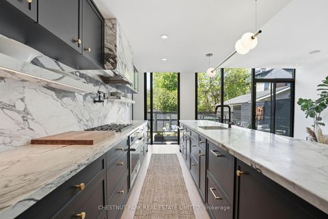 Photo 7 at 154 Cottingham Street, St. Clair, Toronto