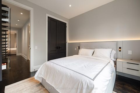 Photo 19 at 33 Tranby Avenue, Annex, Toronto