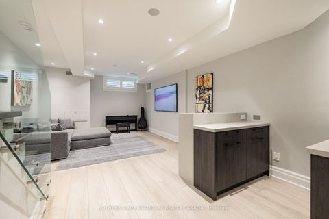 Photo 34 at 33 Tranby Avenue, Annex, Toronto