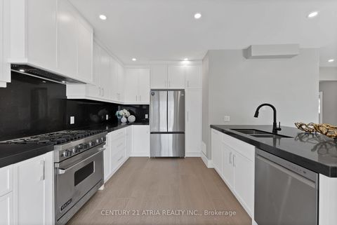 Photo 6 at 33 Bellehaven Crescent, Scarborough Village, Toronto