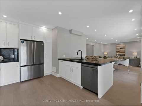 Photo 7 at 33 Bellehaven Crescent, Scarborough Village, Toronto