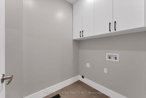 Photo 10 at 33 Bellehaven Crescent, Scarborough Village, Toronto
