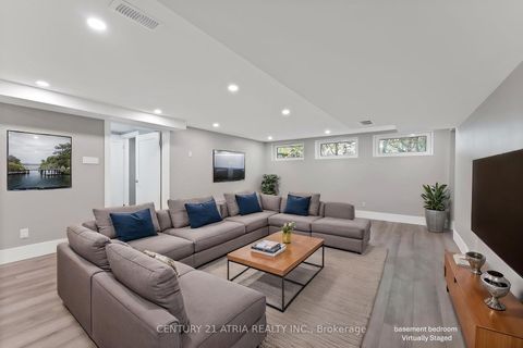 Photo 22 at 33 Bellehaven Crescent, Scarborough Village, Toronto