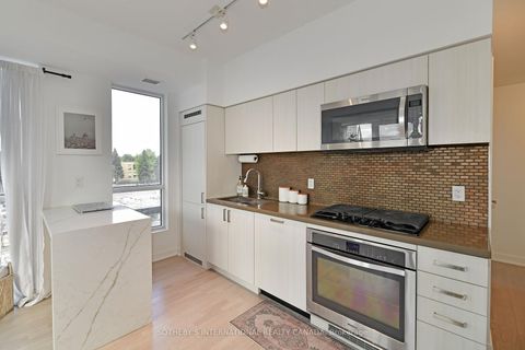 Photo 3 at 326 - 501 St Clair Avenue W, Casa Loma, Toronto