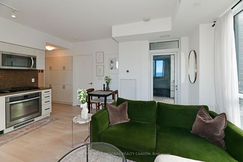 Photo 5 at 326 - 501 St Clair Avenue W, Casa Loma, Toronto