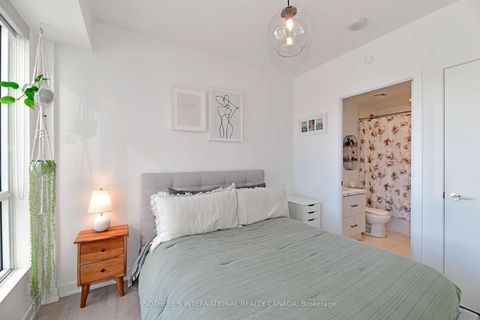 Photo 11 at 326 - 501 St Clair Avenue W, Casa Loma, Toronto