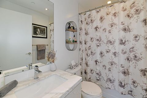 Photo 12 at 326 - 501 St Clair Avenue W, Casa Loma, Toronto