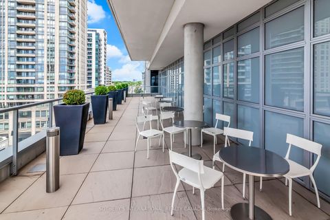 Photo 26 at 326 - 501 St Clair Avenue W, Casa Loma, Toronto