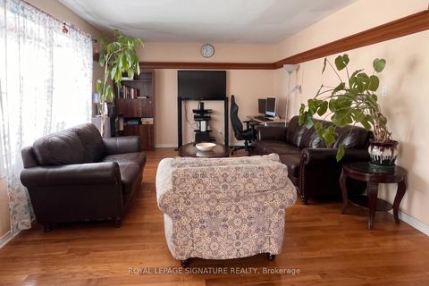 Photo 1 at 33 Crow Trail, Malvern, Toronto