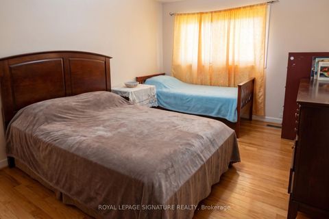 Photo 5 at 33 Crow Trail, Malvern, Toronto