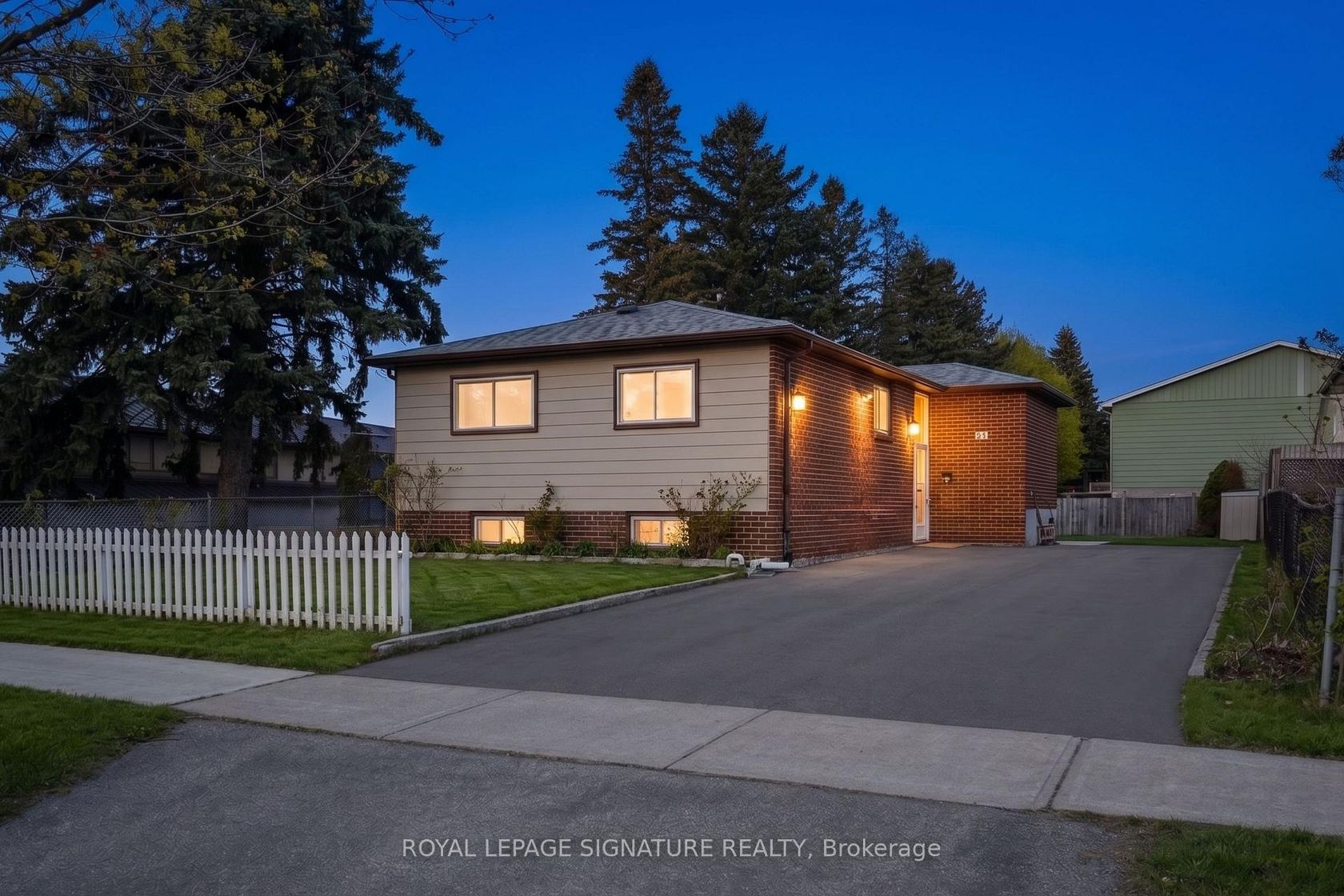 33 Crow Trail, Malvern, Toronto photo 0