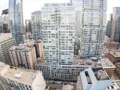 Photo 9 at 418 - 199 Richmond Street W, Waterfront Communities C1, Toronto