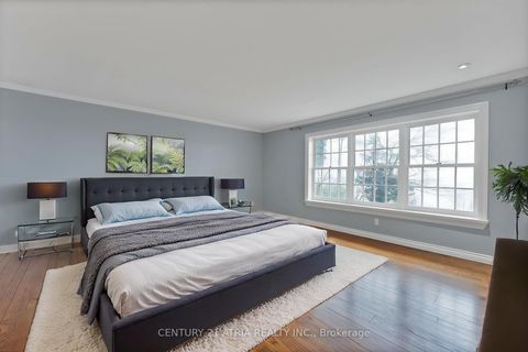 Photo 13 at 5 Hill Crescent, Scarborough Village, Toronto
