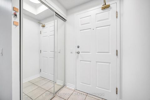 Photo 7 at 107A - 7398 Yonge Street, Yorkhill, Vaughan