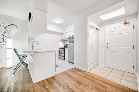 Photo 9 at 107A - 7398 Yonge Street, Yorkhill, Vaughan