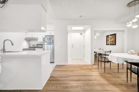 Photo 13 at 107A - 7398 Yonge Street, Yorkhill, Vaughan