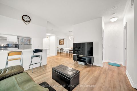 Photo 24 at 107A - 7398 Yonge Street, Yorkhill, Vaughan