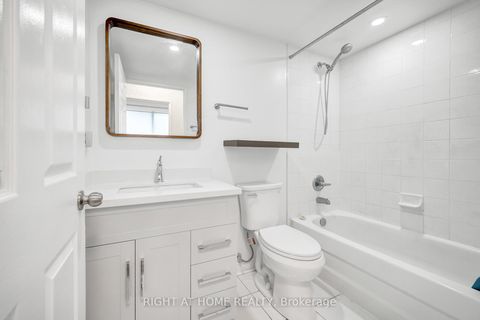 Photo 28 at 107A - 7398 Yonge Street, Yorkhill, Vaughan