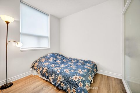 Photo 29 at 107A - 7398 Yonge Street, Yorkhill, Vaughan
