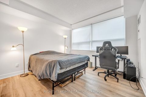 Photo 32 at 107A - 7398 Yonge Street, Yorkhill, Vaughan