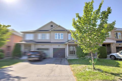 Photo 1 at 32 Black Maple Crescent, Patterson, Vaughan