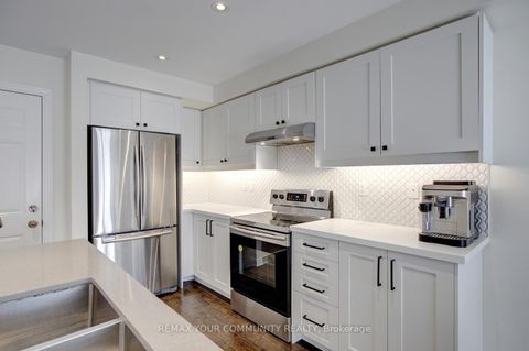 Photo 8 at 32 Black Maple Crescent, Patterson, Vaughan